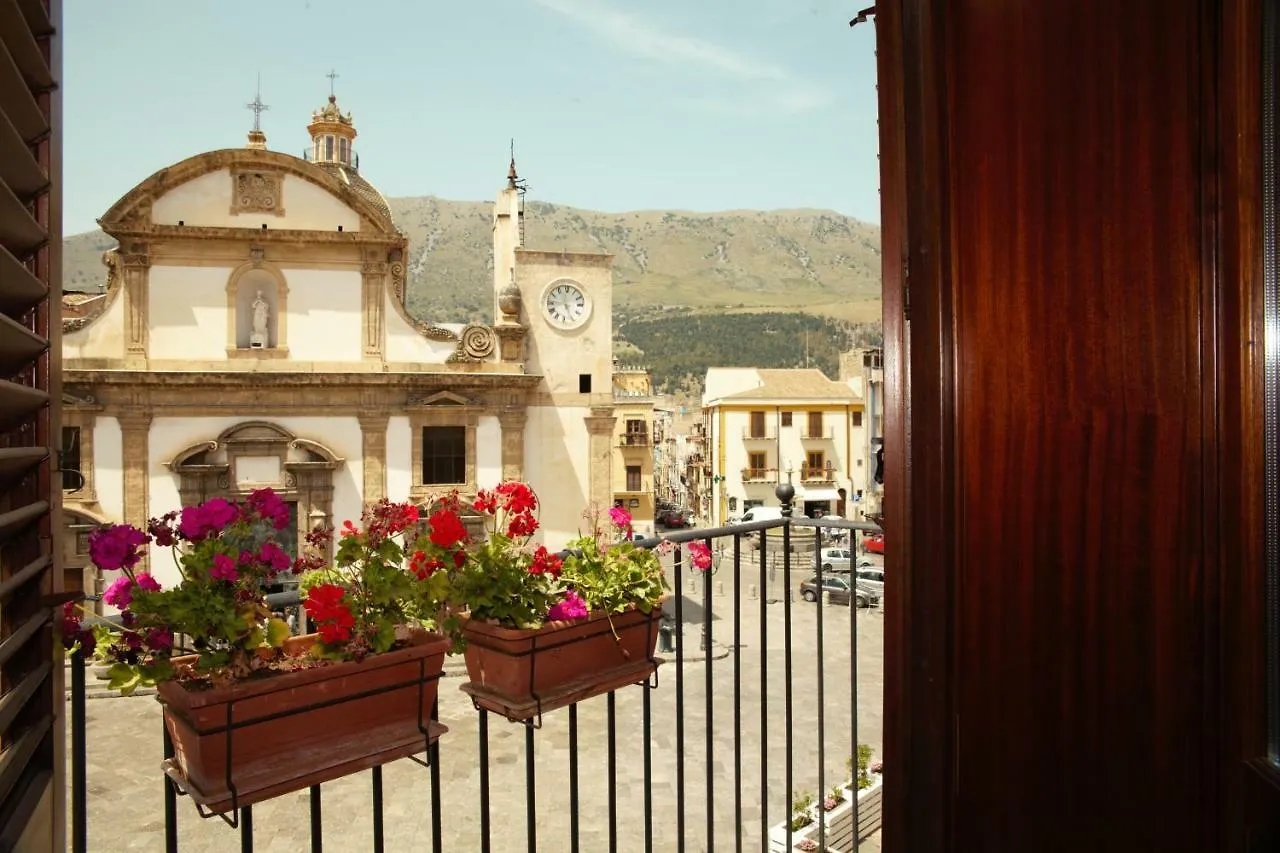 Bnb Donnalaura Carini Bed and Breakfast