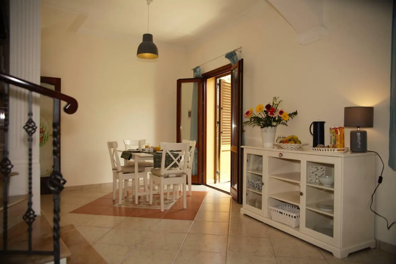 Bed and Breakfast Bnb Donnalaura Carini Ιταλία