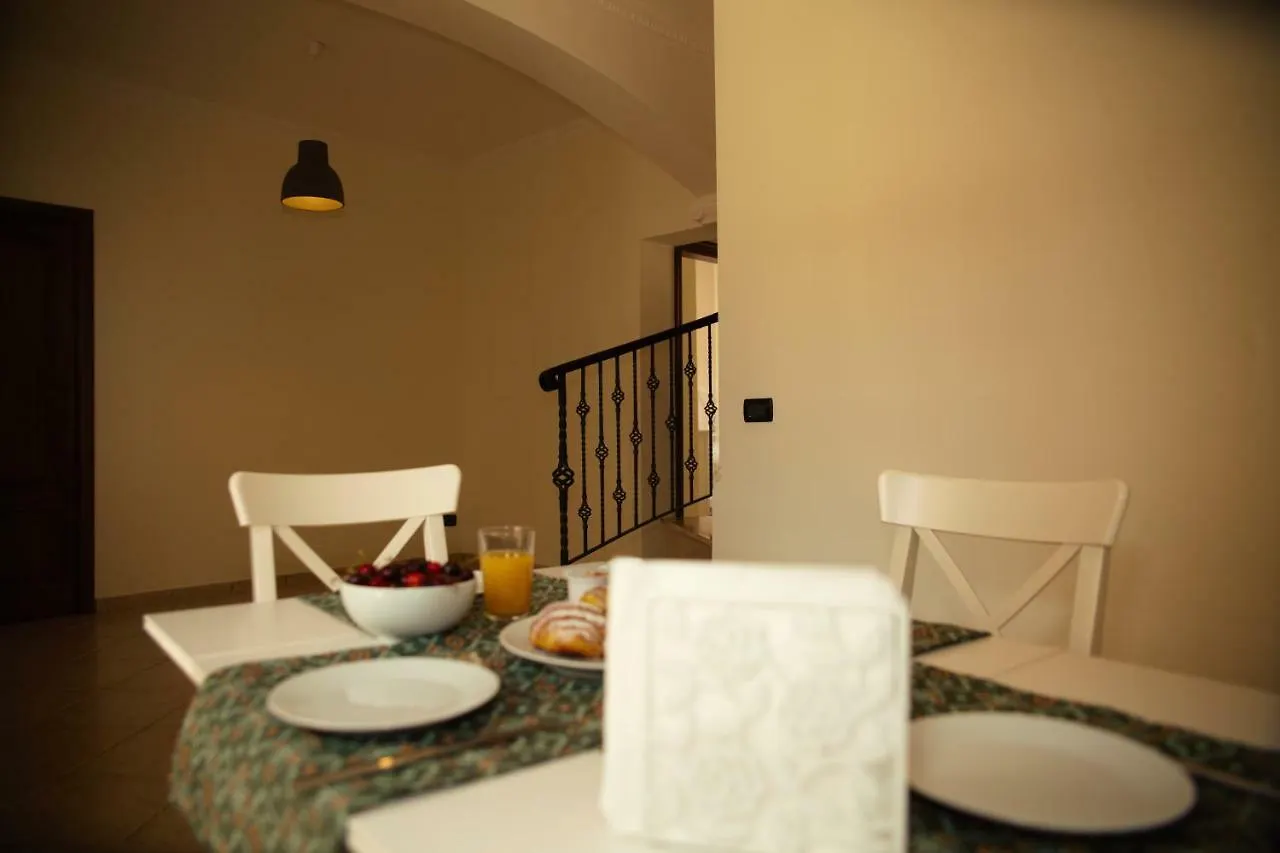 Bnb Donnalaura Carini Italy